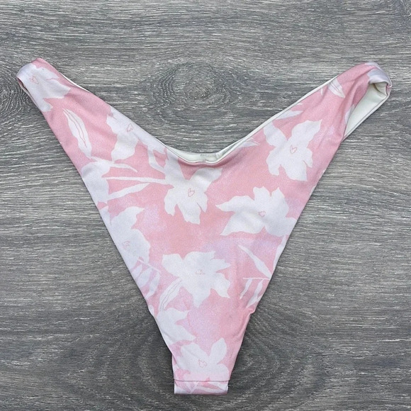 L*Space Cabana Bottoms in paradise blooms - Picture 4 of 9